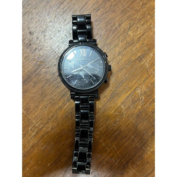 Michael Kors Chronograph MK6632 Quartz Analog Women's Watch - Picture 4 of 8